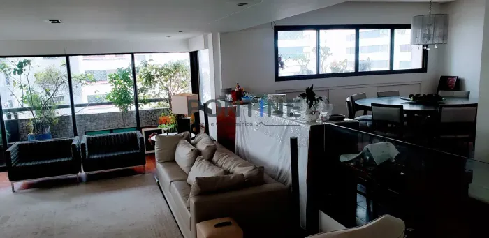 Apartamento de 278m² com 3 suítes, escritório e 4 vagas