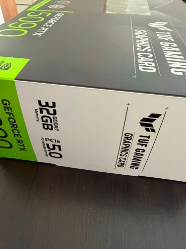 Placa de Vídeo Nova ASUS RTX5090 TUF NVIDIA GeForce, 32GB, GDDR7 com 36 meses de garantia