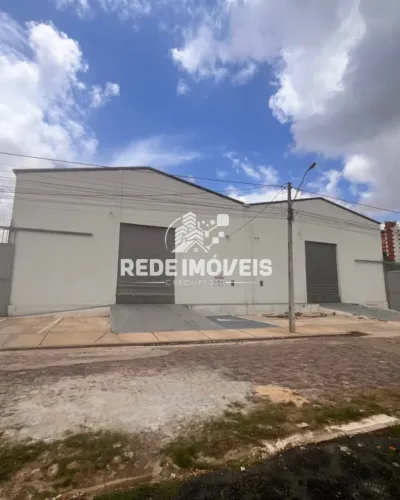 ALUGO GALPÃO COMERCIAL NO BAIRRO NOIVOS