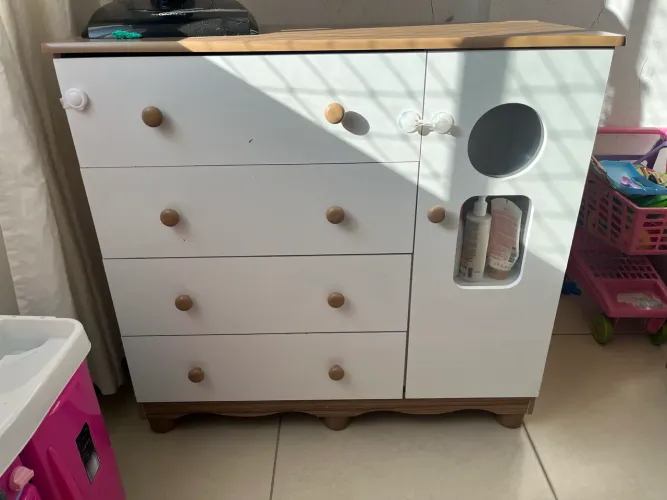 Cômoda em ótimo estado