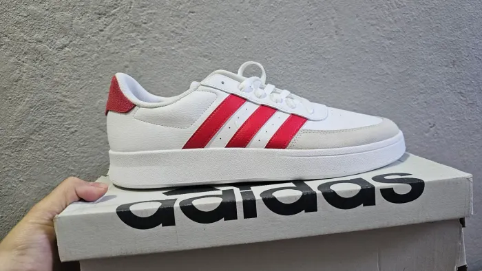 Tênis adidas