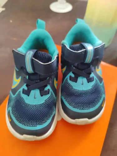 Tênis Nike infantil n° 22,5 cosmic runner