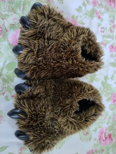 Pantufa Pata de Urso em Pelúcia Palomino - Super Fofinha