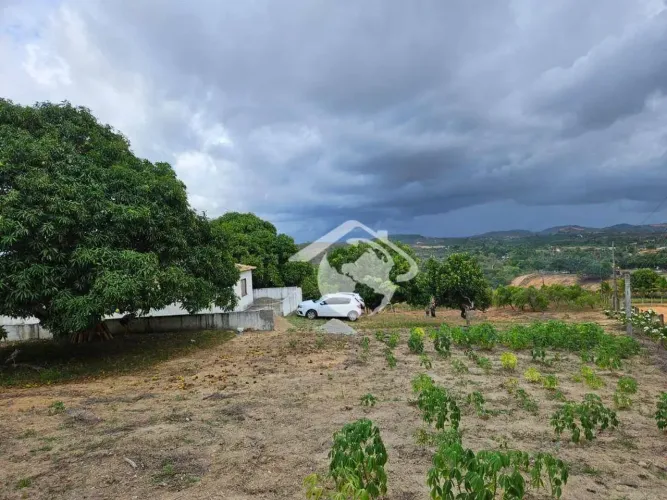 Chácara à venda, com árvores frutíferas, vista livre, 7 tarefas, 21000 m² por R$ 200.000 -