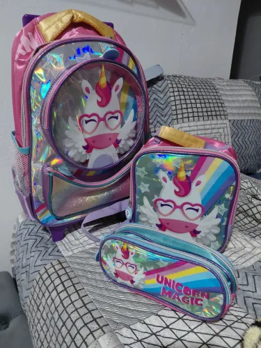 Mochila escolar com rodinhas, estojo e lancheira térmica 