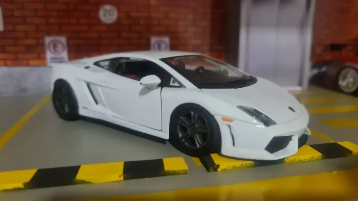 Miniatura Lamborghini Gallardo LP 560-4 - 1:24 - Maisto.