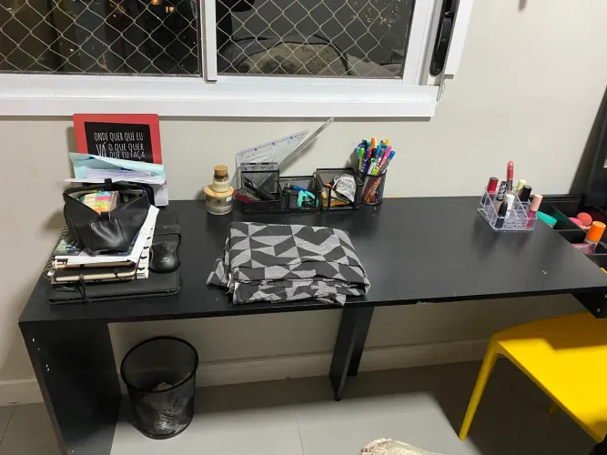 Escrivaninha/ penteadeira