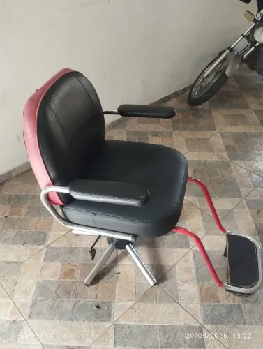 Cadeira barbeiro 700