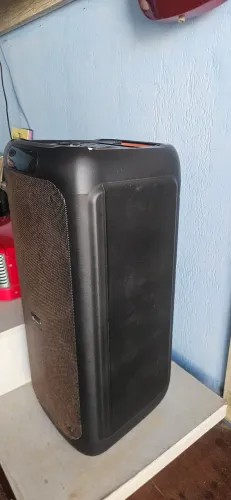 Caixa goldentec evoke 1000,pouco mais de 1 ano de uso,sem avarias.