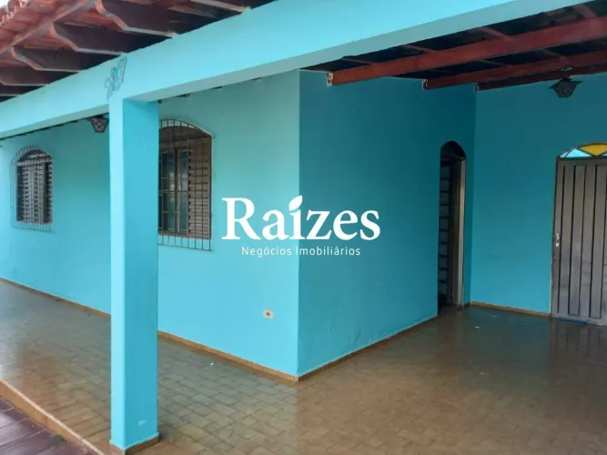 Casa com 3 quartos e suíte no Santa Mônica em Uberlândia