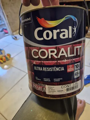 Esmalte sintético branco fosco e tinta rende muito fosco branco neve