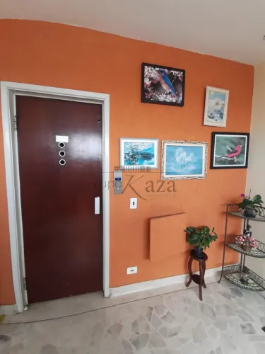 Apartamento - Centro - Residencial Dias Aguiar - 3 Dormitórios - 108m².