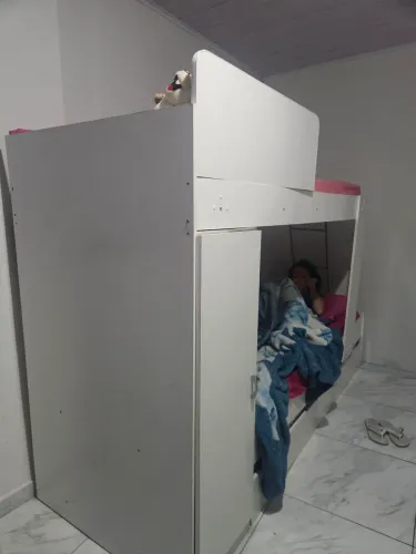 Vendo beliche com cama auxiliar no precinho