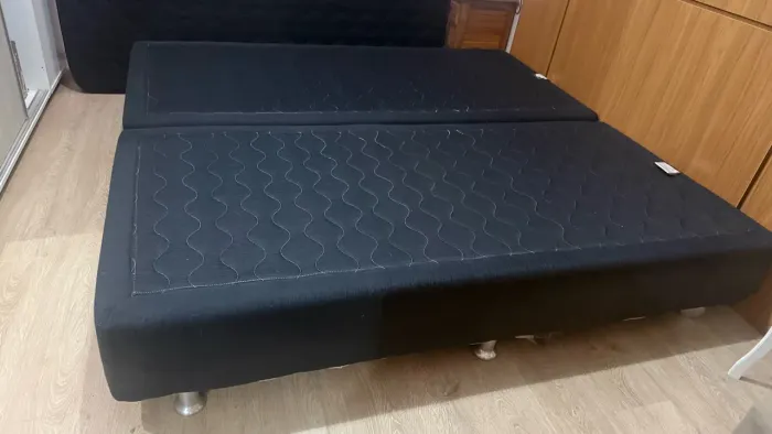 Box tamanho king Max flex sem colchão em ótimo estado