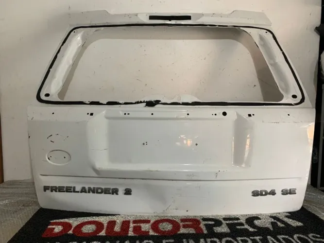 Tampa Traseira Freelander 2 2008 A 2013 c/detalhe