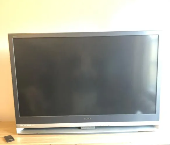 Sony 50 polegadas LCD KDFe50  com defeito