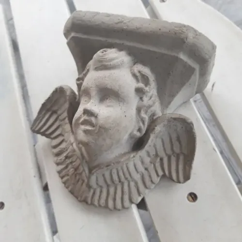 Oratório antigo peanha antiga suporte para imagem ou santo ou vaso antiog cimento queimado