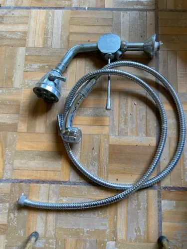 Chuveiro com ducha para Banheiro