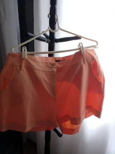 Shorts de tecido leve e confortável, cor pêssego