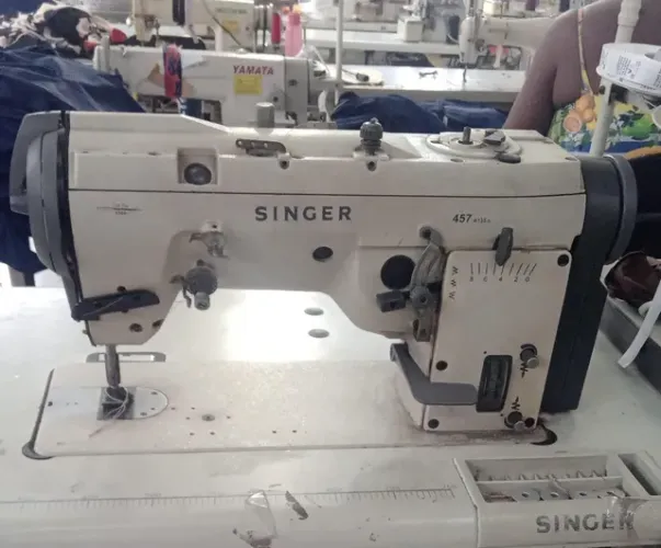 MAQUINA ZIG ZAG INDUSTRIAL 