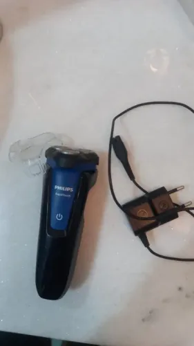 Barbeador Elétrico Philips AquaTouch S1030/04 - Bivolt - Preto