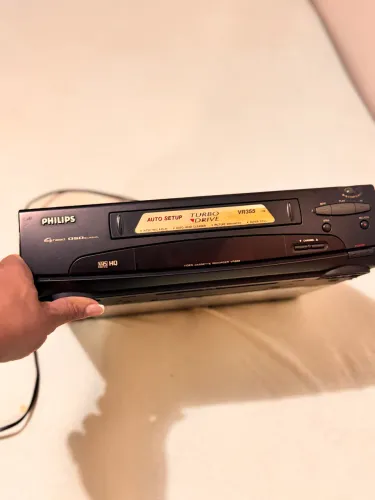 Vídeo cassete PHILIPS