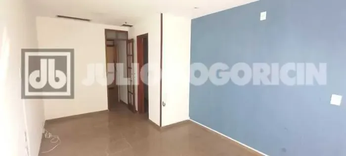 SALA COMERCIAL SEMI-LUXO COM VAGA NA ESCRITURA