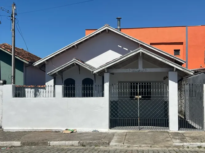 Casa Centro de pinda , Aceito carros como pagamento