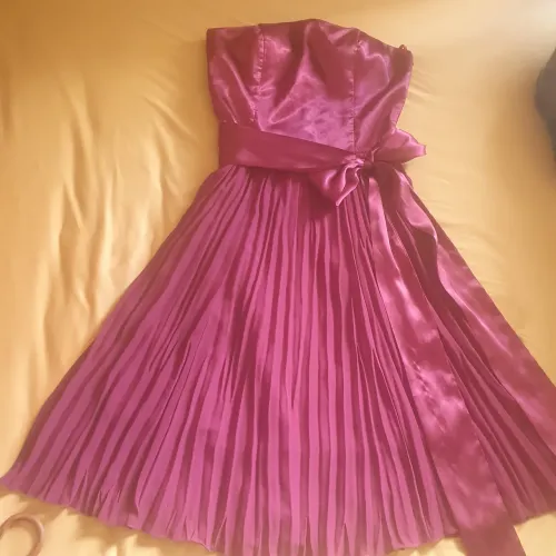 Vestido de Festa bordô- clássico.