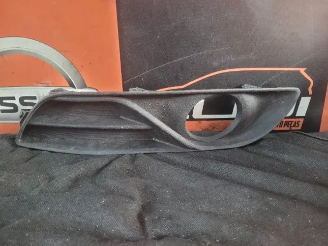 Moldura do Farol de Milha Direito Nissan Sentra 2014 a 2016