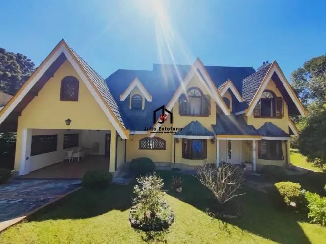 Casa com 4 dormitórios sendo 2 suítes no Jardim Véu da Noiva em Campos do Jordão