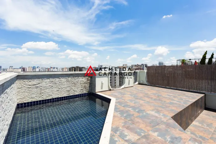 Cobertura Moema - 182,30m² - 2 dormitórios sendo 1 suíte, 3 banheiros, piscina e 2 vagas d