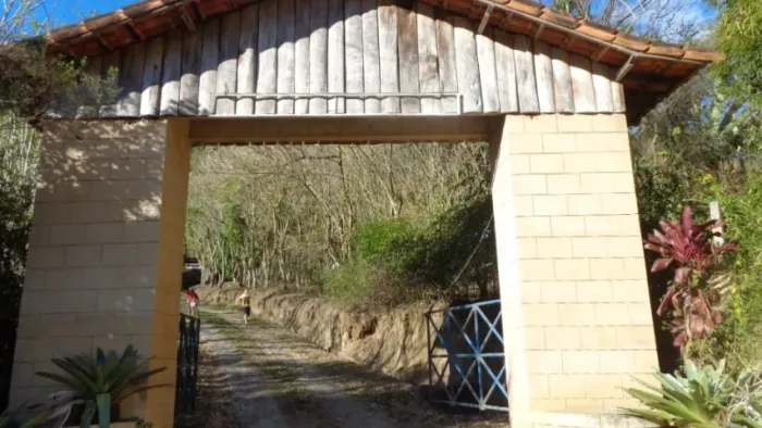 Terreno Petrópolis a 25 minutos da Posse. 3.092,70 m². Condomínio em Rio Bonito