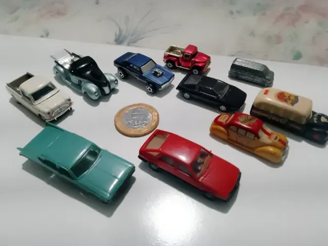 IBRECHÓ - COLECIONÁVEIS MICRO MACHINES 10 CARROS - DIVERSAS MARCAS