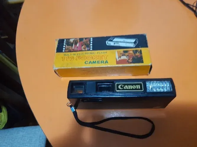 Câmera Canon 901, compacta, com flash eletrônico, sem teste, leia a descrição 