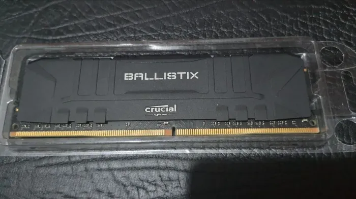 Memória RAM Crucial Ballistix 1x8gb 3200mhz Usada