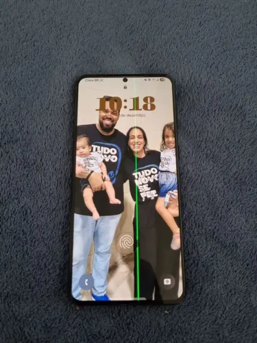 S21 PLUS 128G COM LISTRA VERDE NA TELA ( FUNCIONANDO TUDO PERFEITAMENTE )