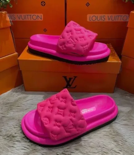 Sandália e crocs