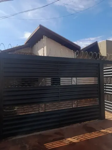 Vende-se essa casa em Ribeirão