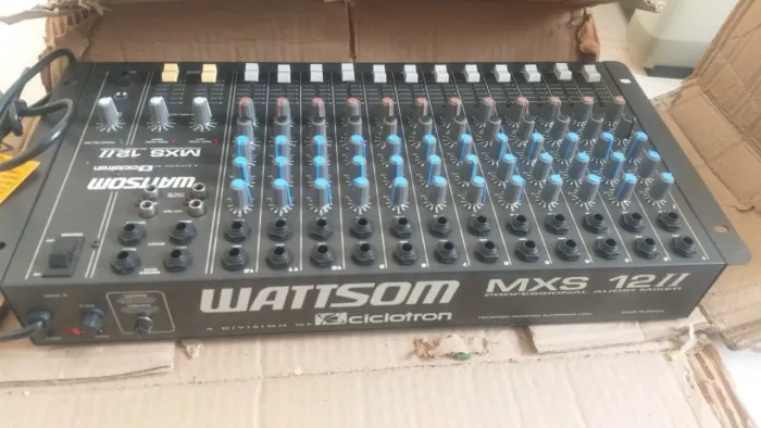 Mesa de Som com 12 canais