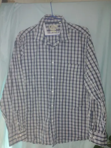 Camisa social masculina manga longa.