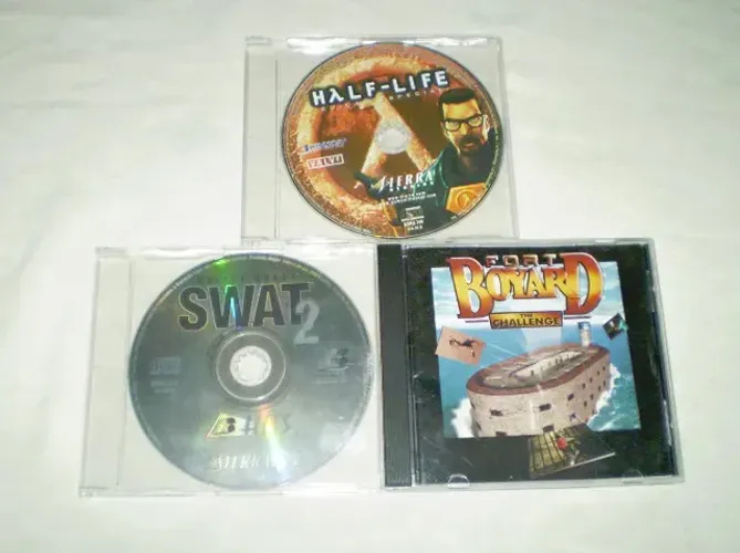 Três cds de game para pc.- Cód. 570 -