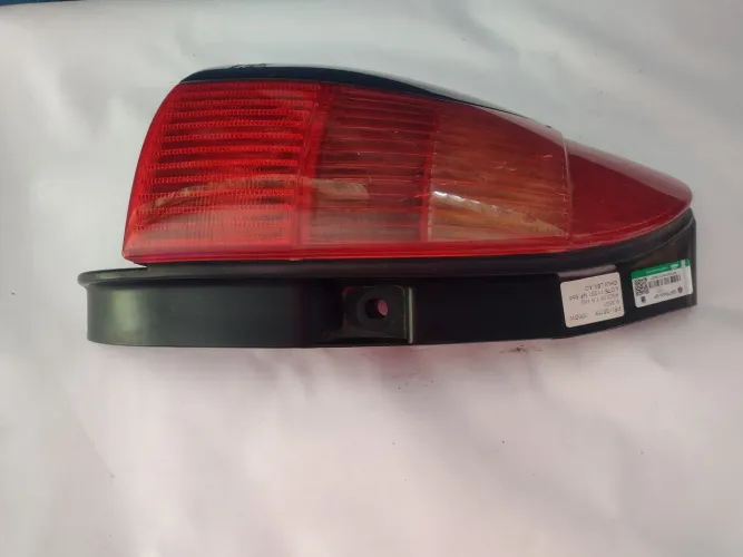 Lanterna Traseira Peugeot 306 SW Pirua ano 97 A 2001 original