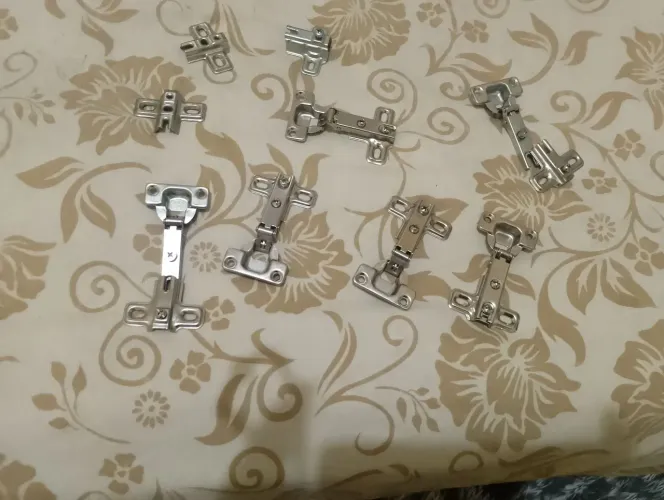 Dobradiça para armário