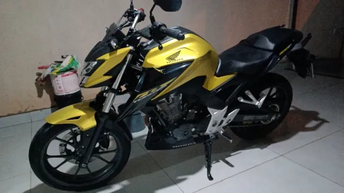 CB Twister F ABS 23/23 Dourada 