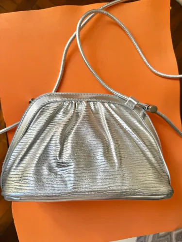 Bolsa Preateada da Marca Satinato