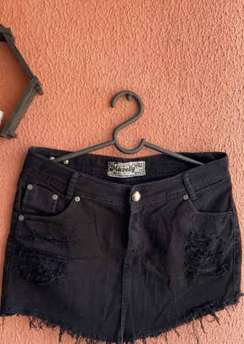Saia preta jeans 