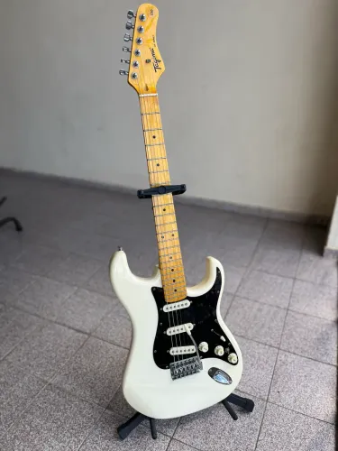 Guitarra Tagima Séries 530 + Combo (pedal, case, suporte, cabo) 