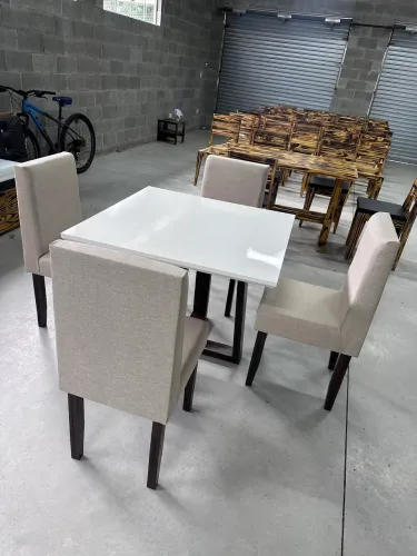JOGO DE MESA 4 CADEIRAS