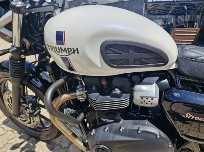 STREET TWIN 900 SEMINOVA